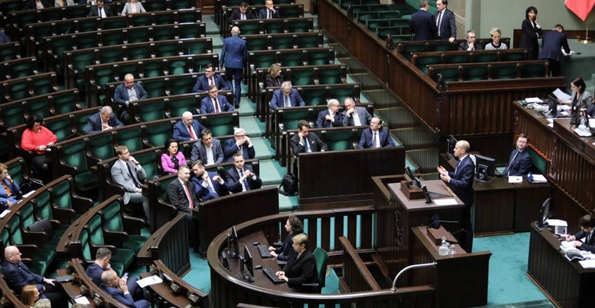Poljska usvojila novi zakon, suci mogu dobiti otkaz ako kritiziraju odluke vlade
